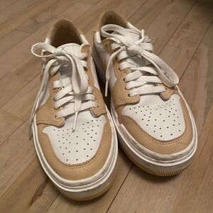 Size 6.5 Nike Air Sneakers